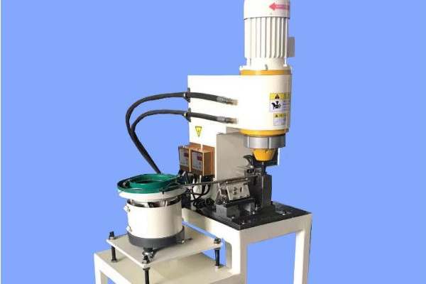 自動(dòng)送料鉚接設(shè)備到底有哪些優(yōu)勢(shì)？ 圖2